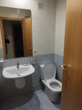 Se alquila dos habitaciones