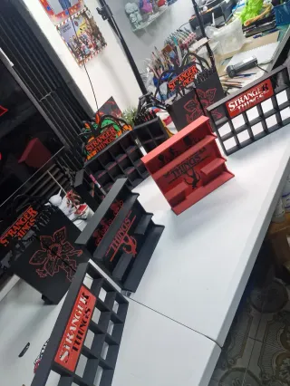 Expositor Stranger Things Kinder Joy precio x unid