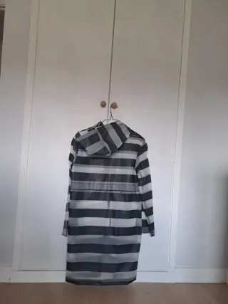 Chubasquero Zara Rayas Talla S