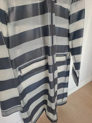 Chubasquero Zara Rayas Talla S