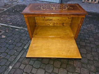 Credenza Luigi XVI intarsiata