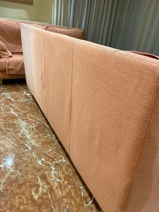 Sofá tela naranja/rosa