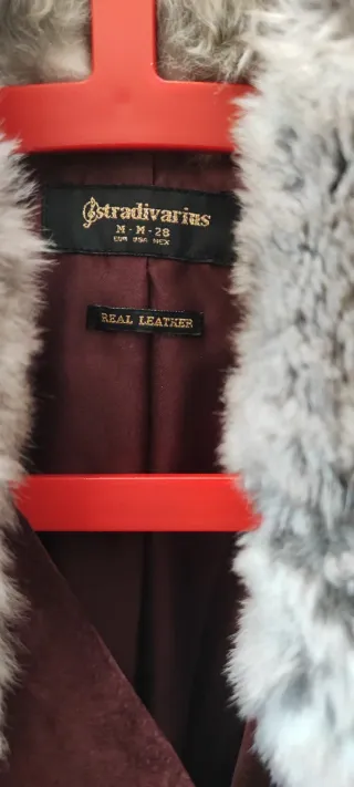 Cazadora Piel Burdeos con Cuello Peludo