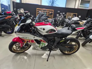 Yamaha R7 60 Aniversario