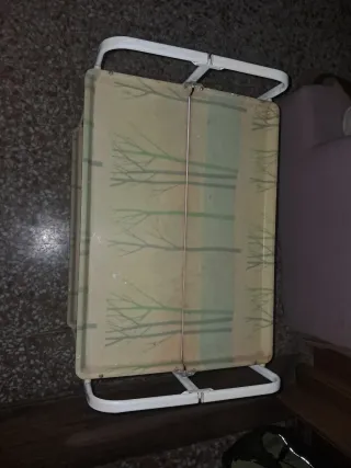 Mesa plegable con ruedas