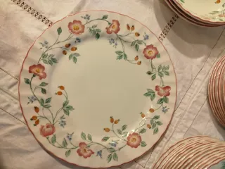 Vajilla de porcelana Inglesa Churchill 55 Piezas