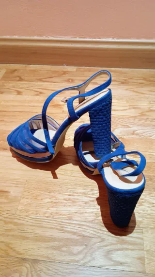 Sandalias de tacón azul