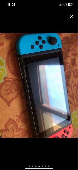 Nintendo Switch y juego pokemon