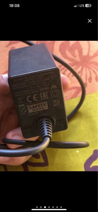 Nintendo Switch y juego pokemon