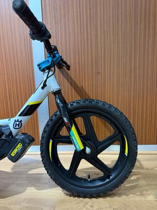 STACYC Husqvarna 16” bici electrica infantil