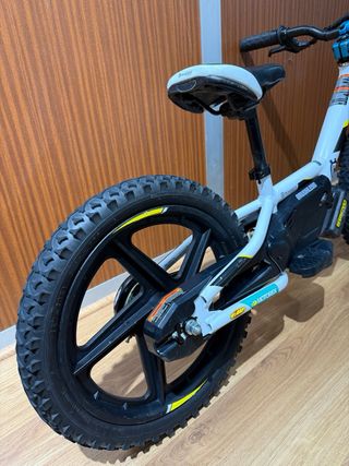 STACYC Husqvarna 16” bici electrica infantil