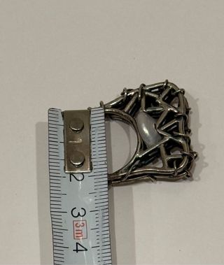 Anillo plateado con piedra perla