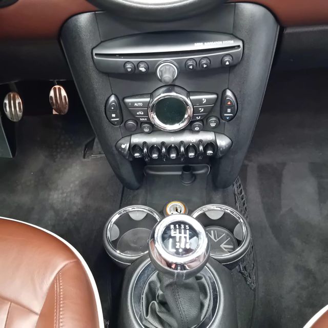 MINI Cabrio 2012