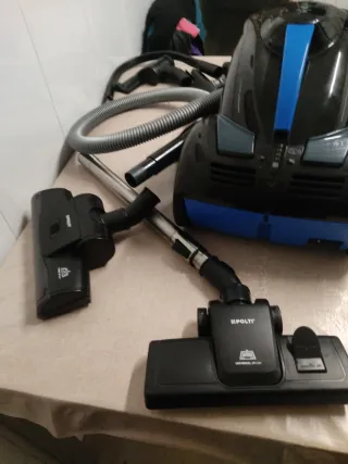 Aspirador trineo con depósito de agua