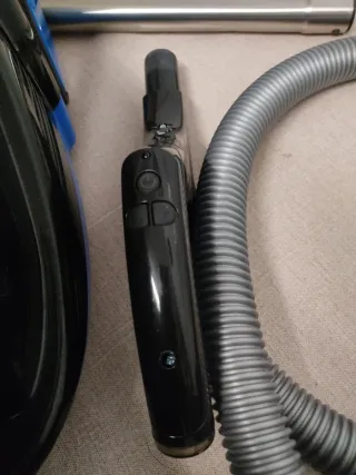 Aspirador trineo con depósito de agua