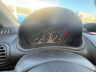Peugeot 206 1.4 GASOLINA 2001