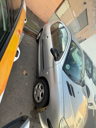 Peugeot 206 1.4 GASOLINA 2001