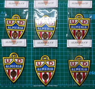 Pack 6 Escudos UD Almería | Termoadhesivo Bordado