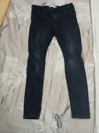 Vaqueros negros hombre rotos