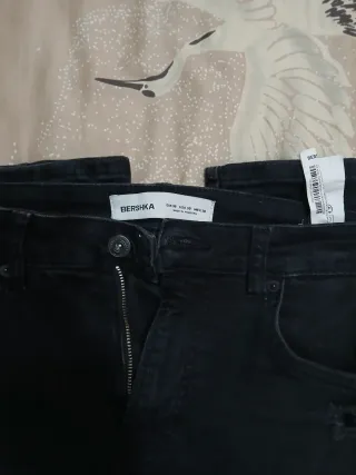 Vaqueros negros hombre rotos