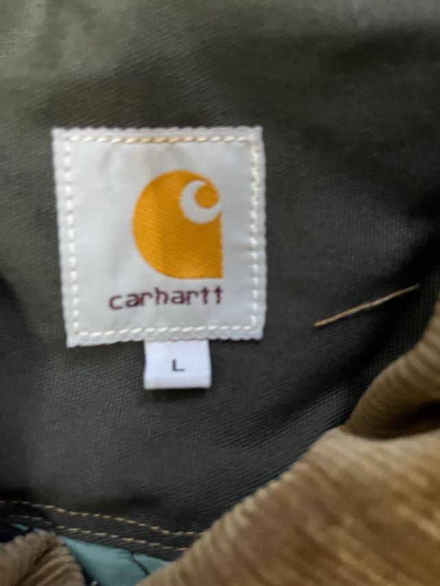 Carhartt Jacket – Rugged Style
