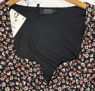 Mono corto de Bershka estampado floral