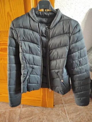 URGE!!Abrigo C&A negra