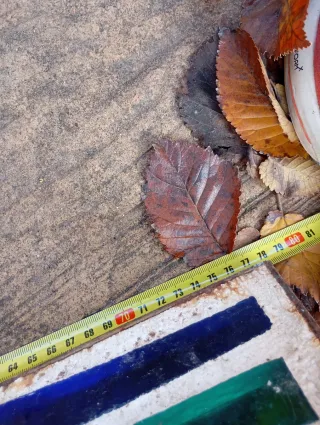 Vidriera de mosaico semicircular