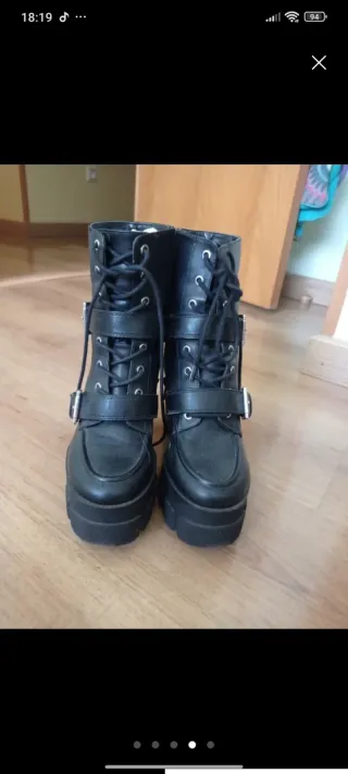 Botines negros tacón alto con hebillas