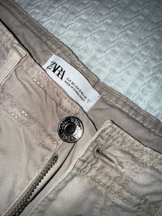 Pantalón cargo Zara beige
