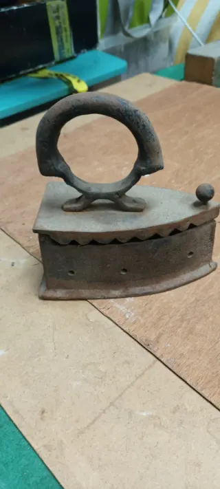 Plancha antigua de hierro