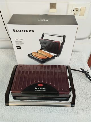 Tostadora Taurus Toast & Co 700W