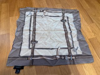 Foulard Guess in pura seta