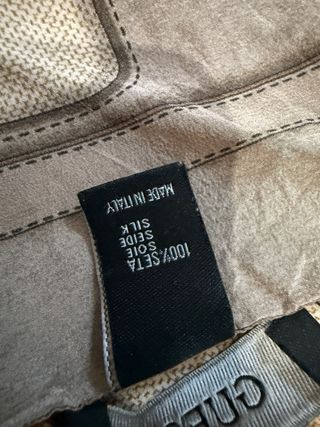 Foulard Guess in pura seta