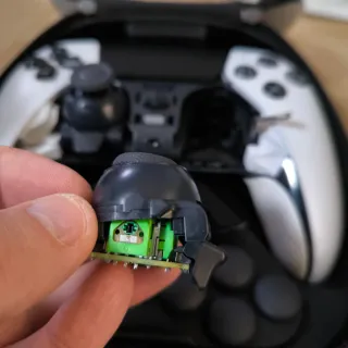 Dualsense Edge com joysticks TMR Favor Union