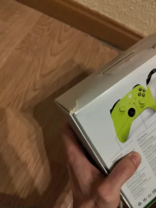 Xbox Electric Volt Wireless Controller