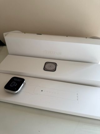Vendo Apple Watch Series 8 45mm Plata.