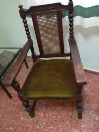Sillón antiguo madera y terciopelo