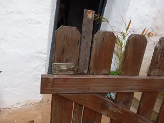 Valla de madera rústica