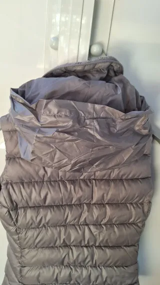 Chaleco acolchado gris