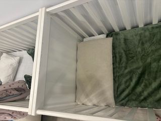 Cuna Ikea SUNDVIK con marcas de uso