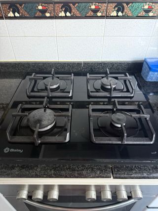 Horno eléctrico y encimera gas