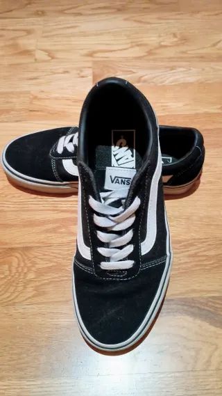 Deportivas Vans Negras y Blancas
