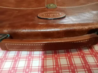 Bandolera de piel para hombre