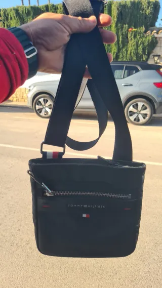 Bolso bandolera Tommy Hilfiger negro