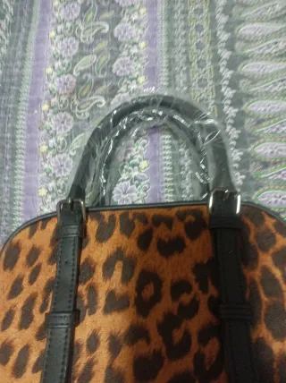 Bolso de hombro estampado leopardo