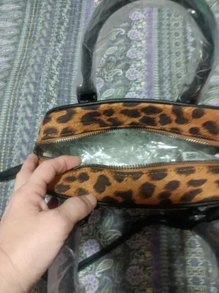 Bolso de hombro estampado leopardo
