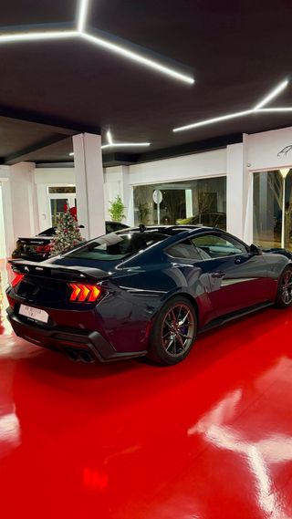 FORD MUSTANG DARK HORSE