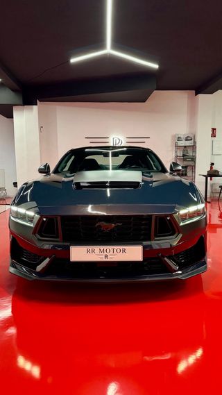FORD MUSTANG DARK HORSE