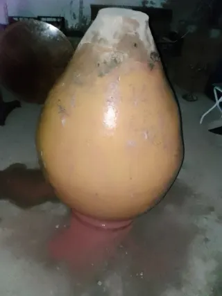 Tinaja antigua de barro.altura.1.30.c.m